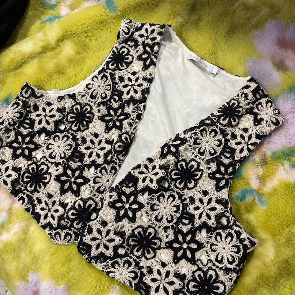 Costes Black and Cream Floral Crochet Sweater Vest size L